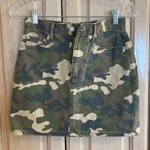Gap denim camouflage mini skirt
